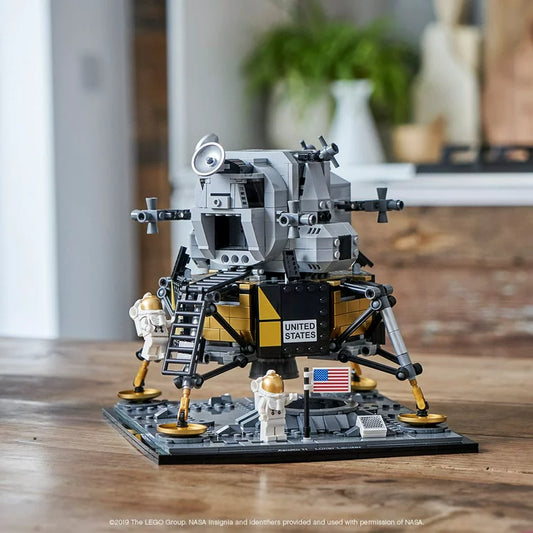 Lego Creator NASA Apollo 11 Lunar Lander 10266 - Albagame