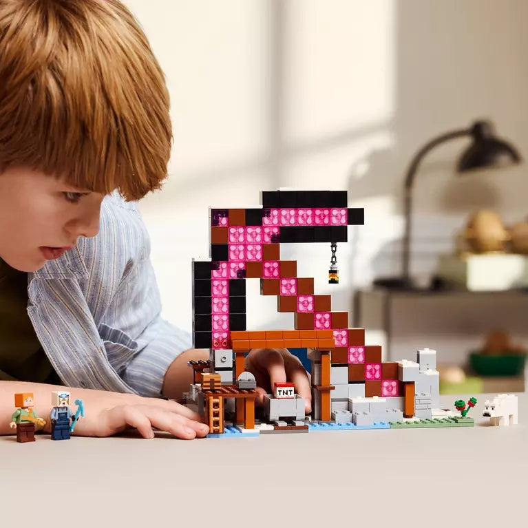 Lego Minecraft The Pickaxe Mine 21277
