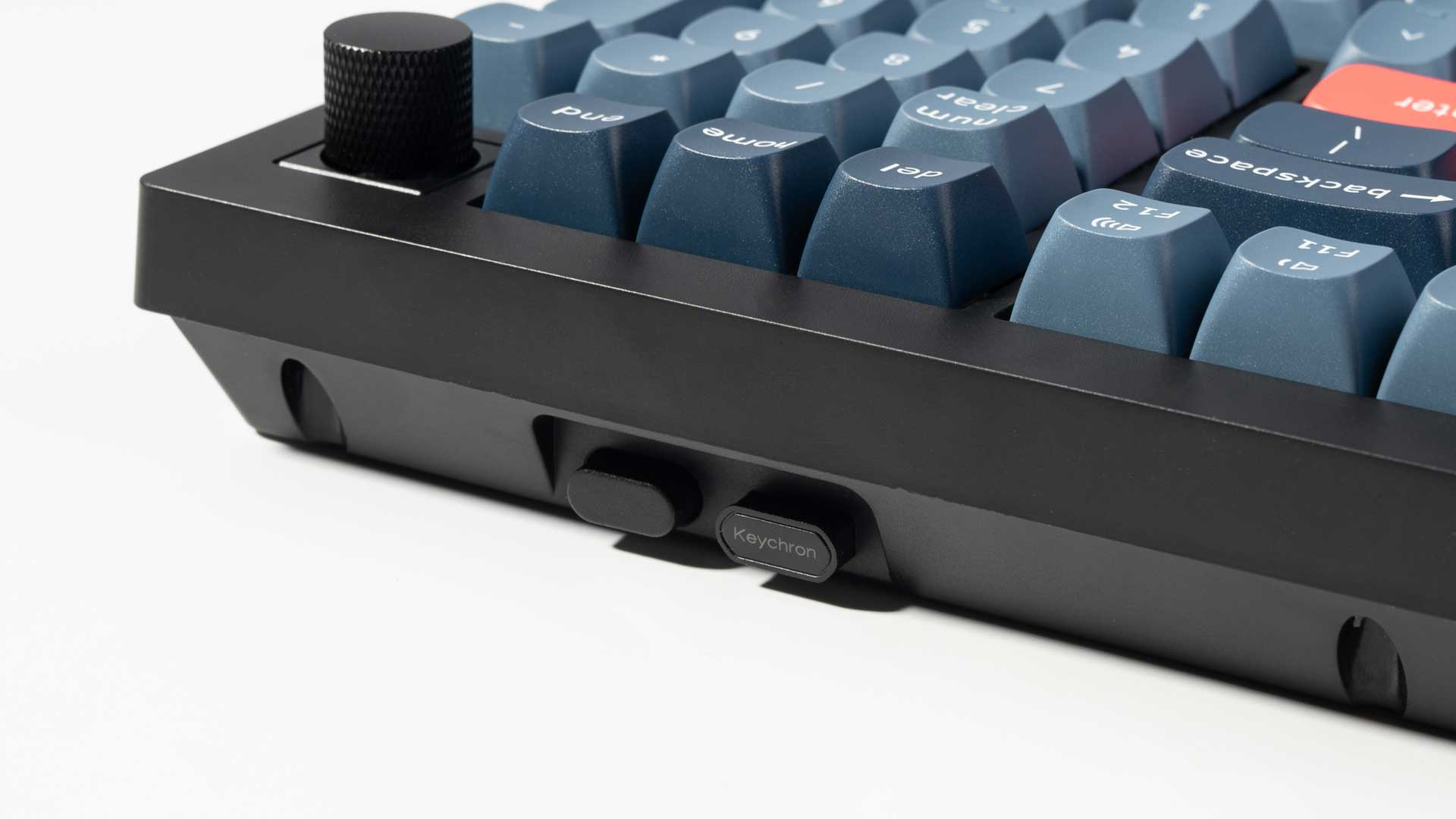 Keyboard Keychron V5 Max  V5M-D4 , QMK/VIA Wireless/Bluetooth Mechanical Keyboard , Yellow Switch (Hot-Swappable) , 96% , US Layout , Black/Blue/Red , V5M-D4 - Albagame