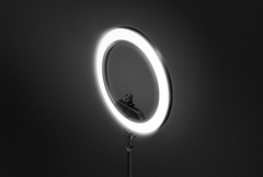 Elgato Ring Light , Illuminate on Command , Designed to flatter the skin, eliminate shadows , 10LAC9901 - Albagame
